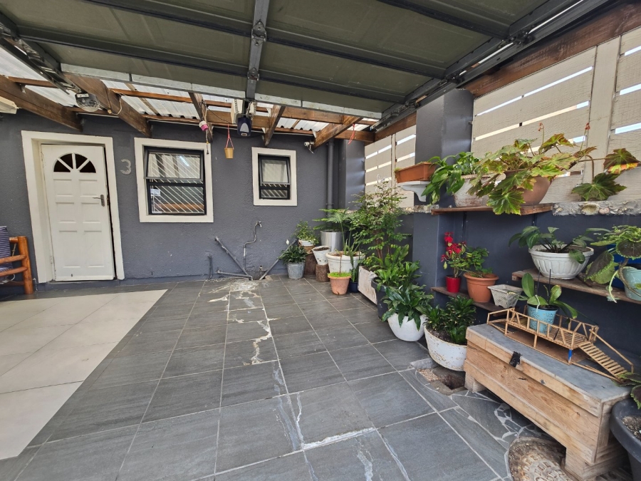 4 Bedroom Property for Sale in Portlands Western Cape